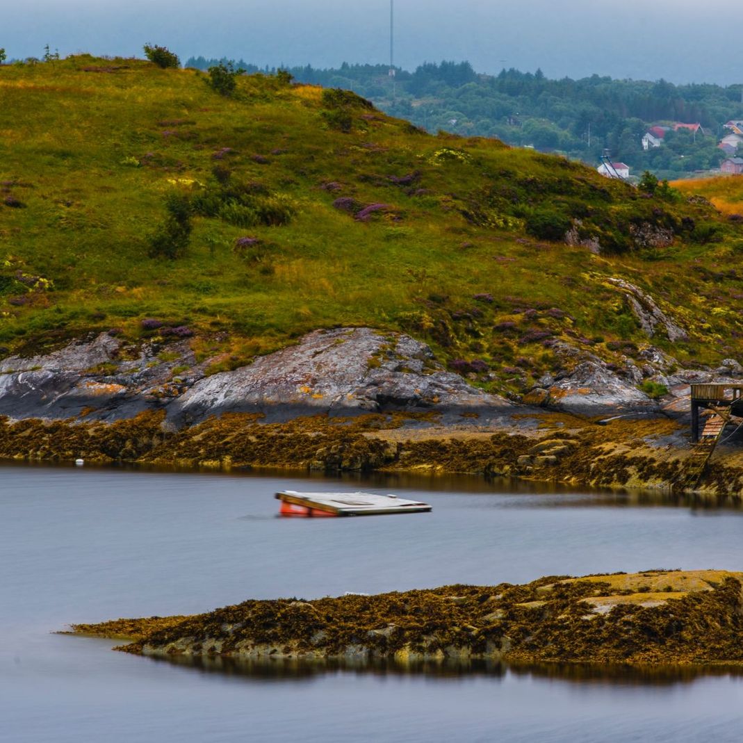 Flytebrygge ved berg